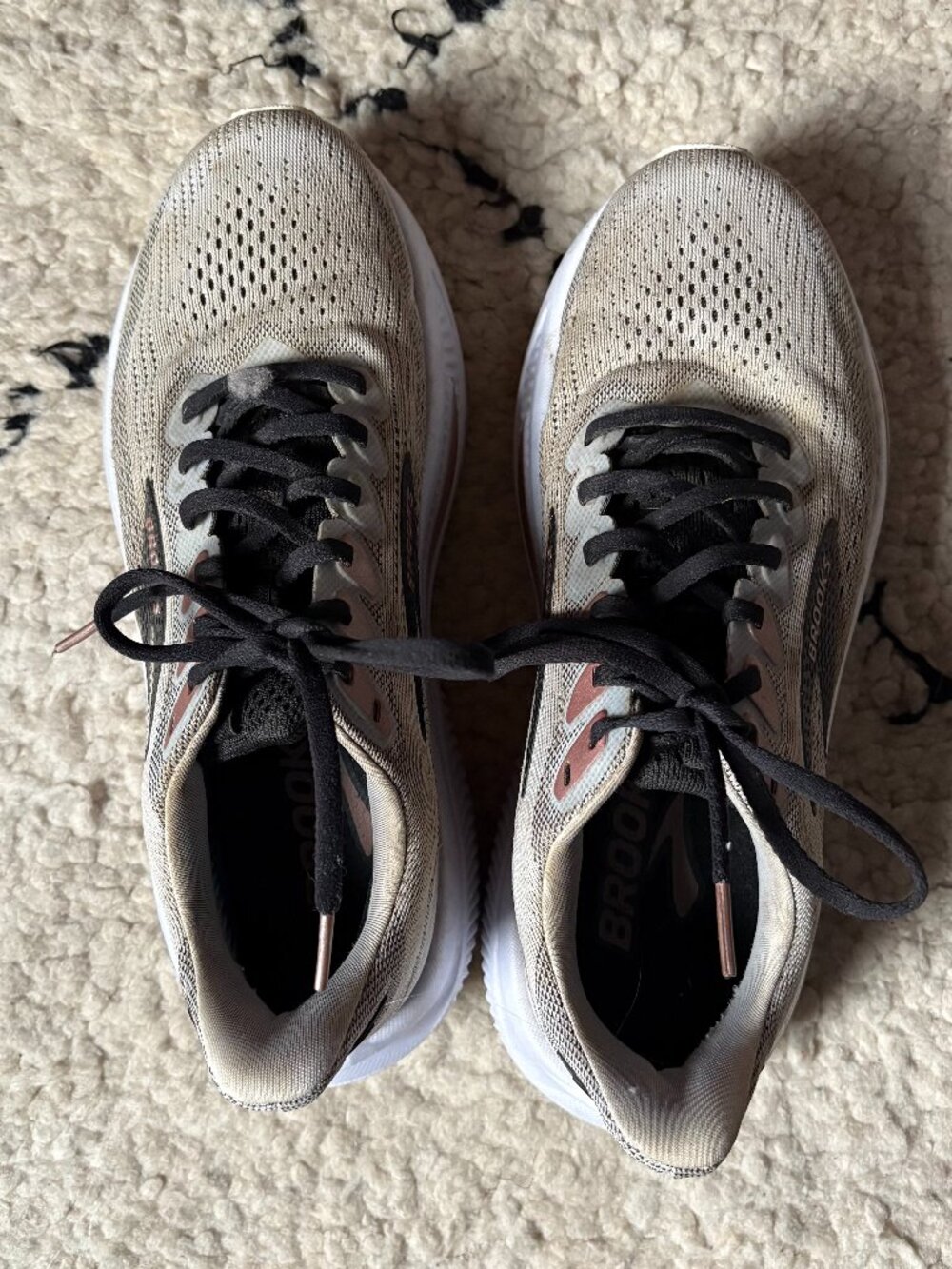 Brooks Ghost Running Shoes women's size 8